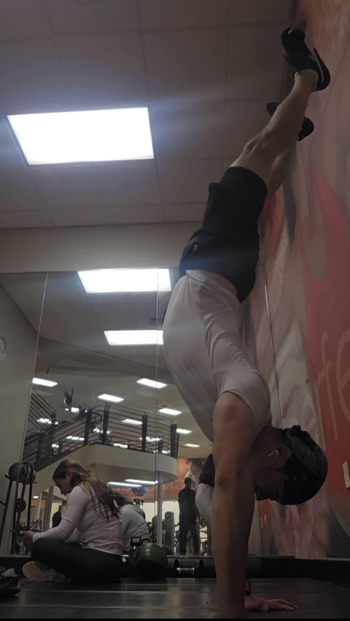 Handstand Day 91-115 · 20 min · 117 kcal
